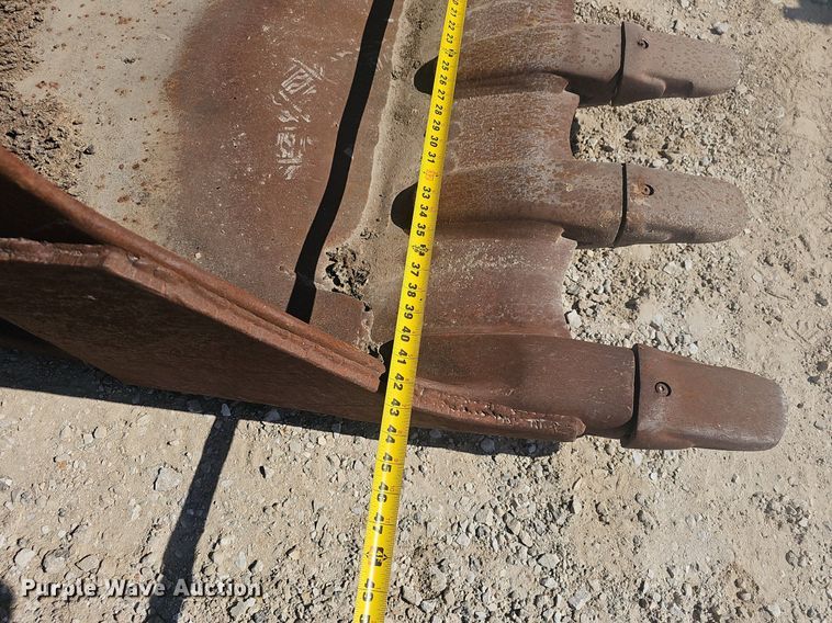 image for item EJ6131 (3) excavator buckets