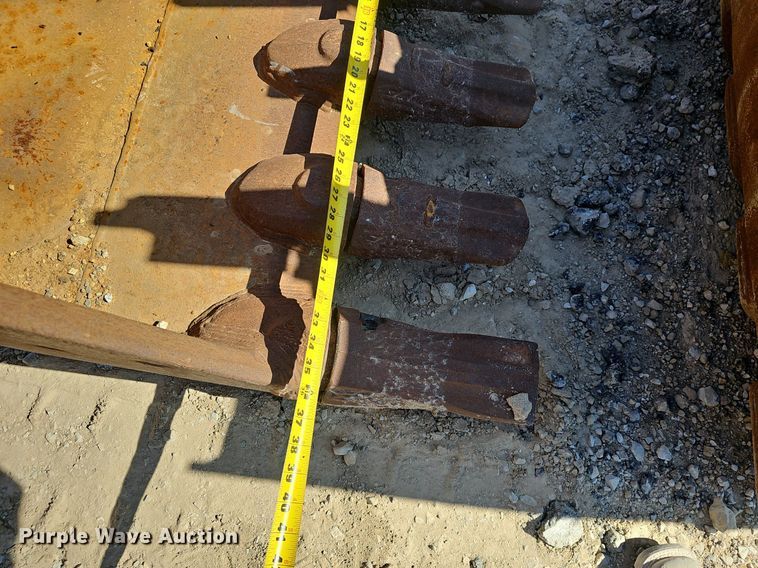 image for item EJ6131 (3) excavator buckets