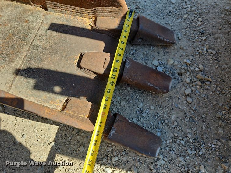 image for item EJ6131 (3) excavator buckets