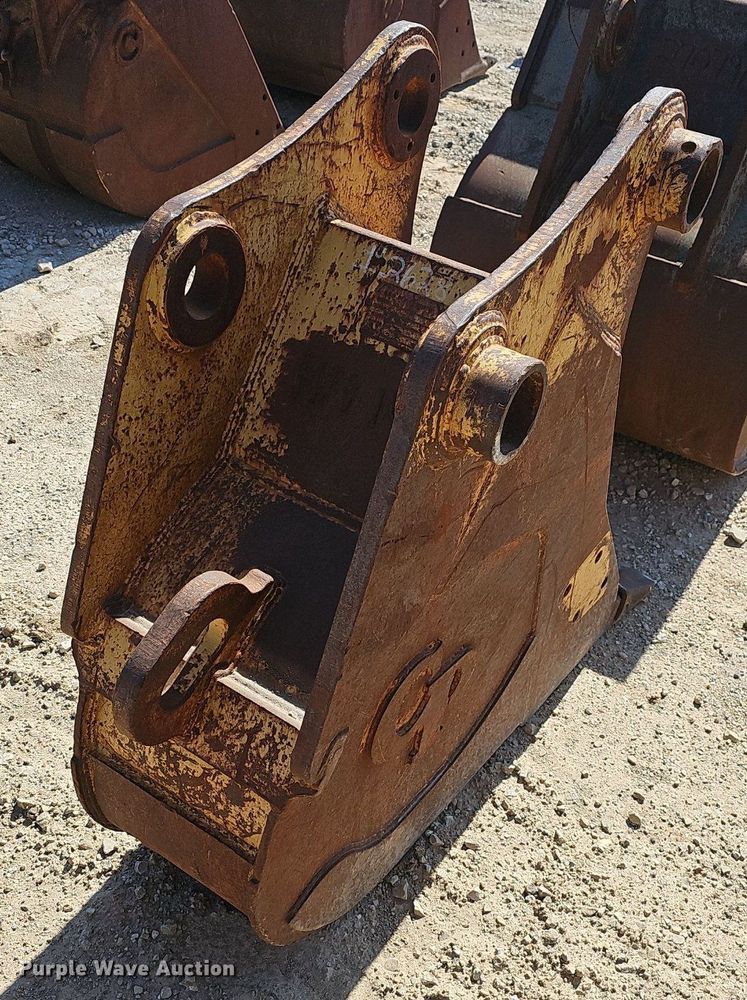 image for item EJ6131 (3) excavator buckets