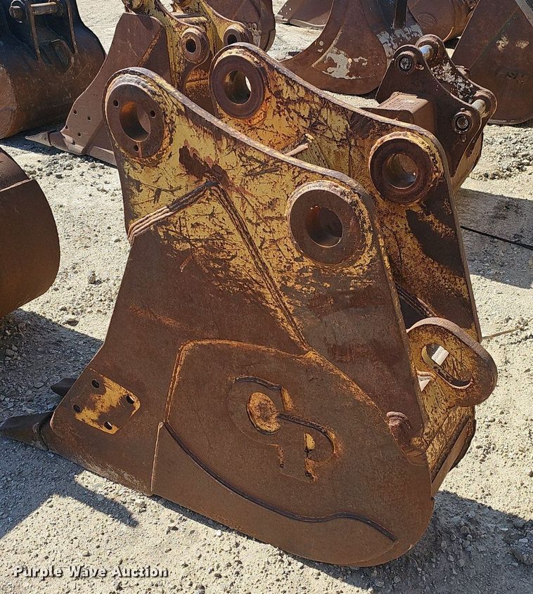 image for item EJ6131 (3) excavator buckets