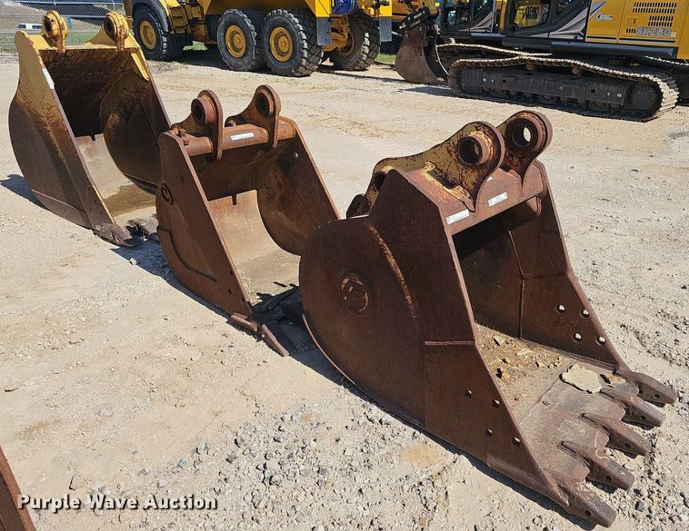 image for item EJ6132 (3) excavator buckets