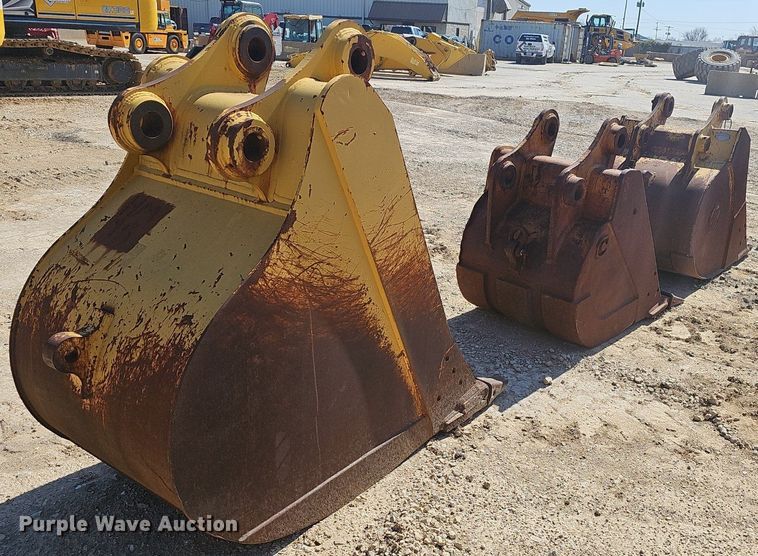 image for item EJ6132 (3) excavator buckets
