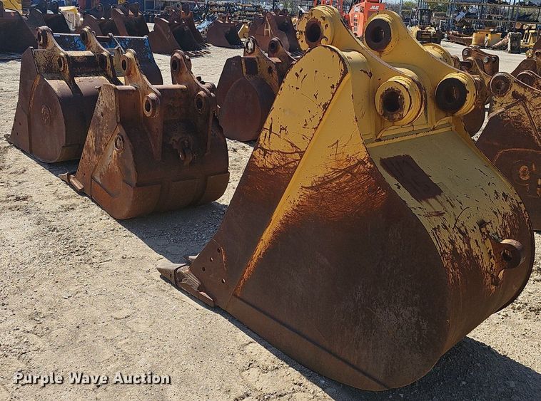 image for item EJ6132 (3) excavator buckets
