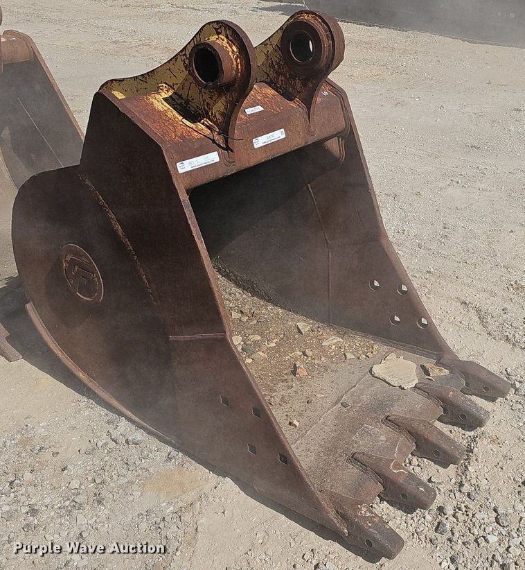 image for item EJ6132 (3) excavator buckets