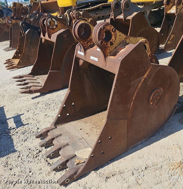 image for item EJ6132 (3) excavator buckets