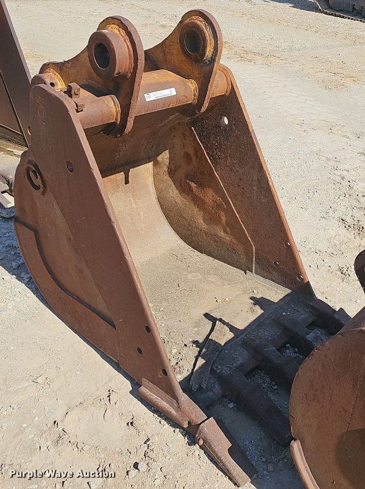 image for item EJ6132 (3) excavator buckets