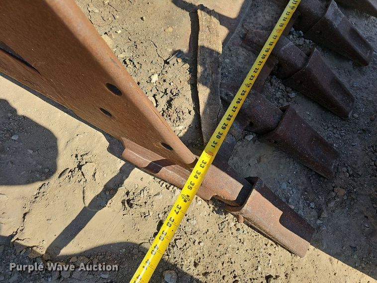 image for item EJ6132 (3) excavator buckets