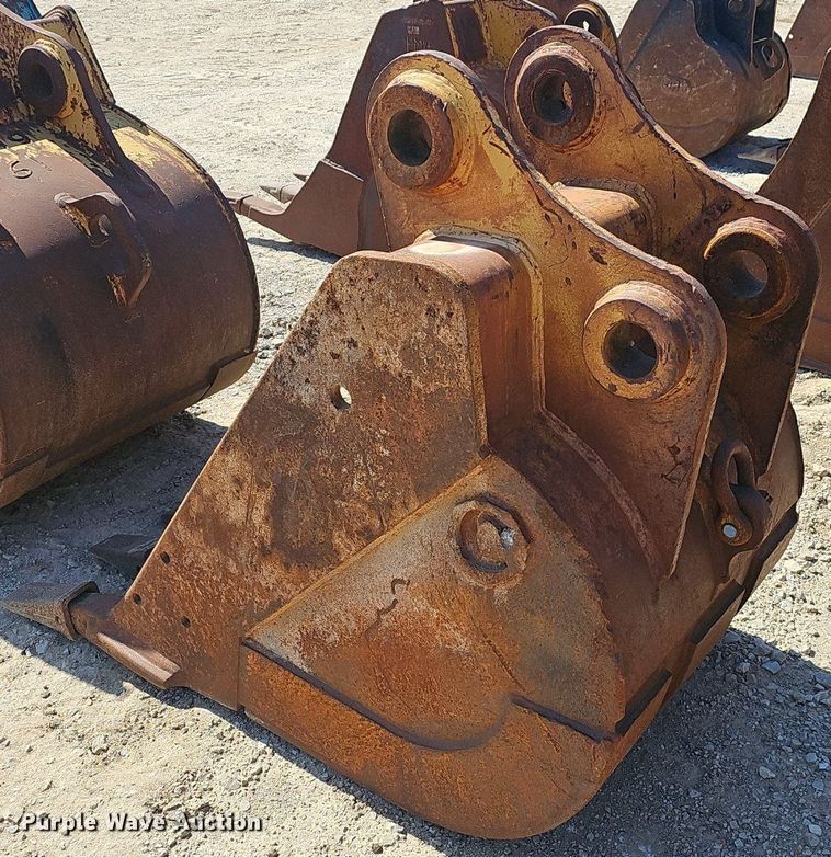 image for item EJ6132 (3) excavator buckets