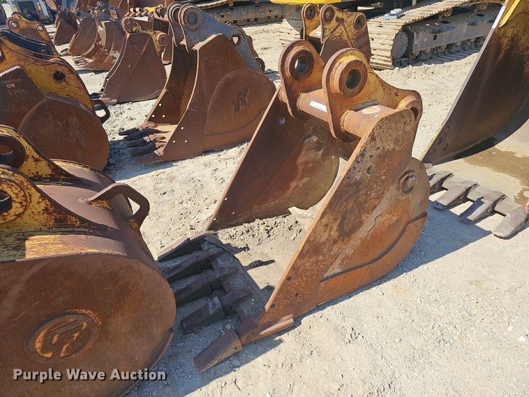 image for item EJ6132 (3) excavator buckets