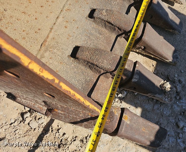 image for item EJ6132 (3) excavator buckets