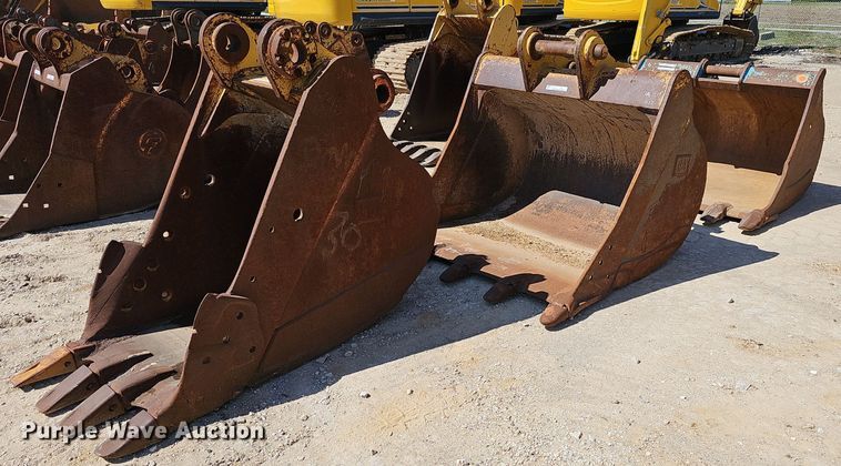 image for item EJ6133 (3) excavator buckets