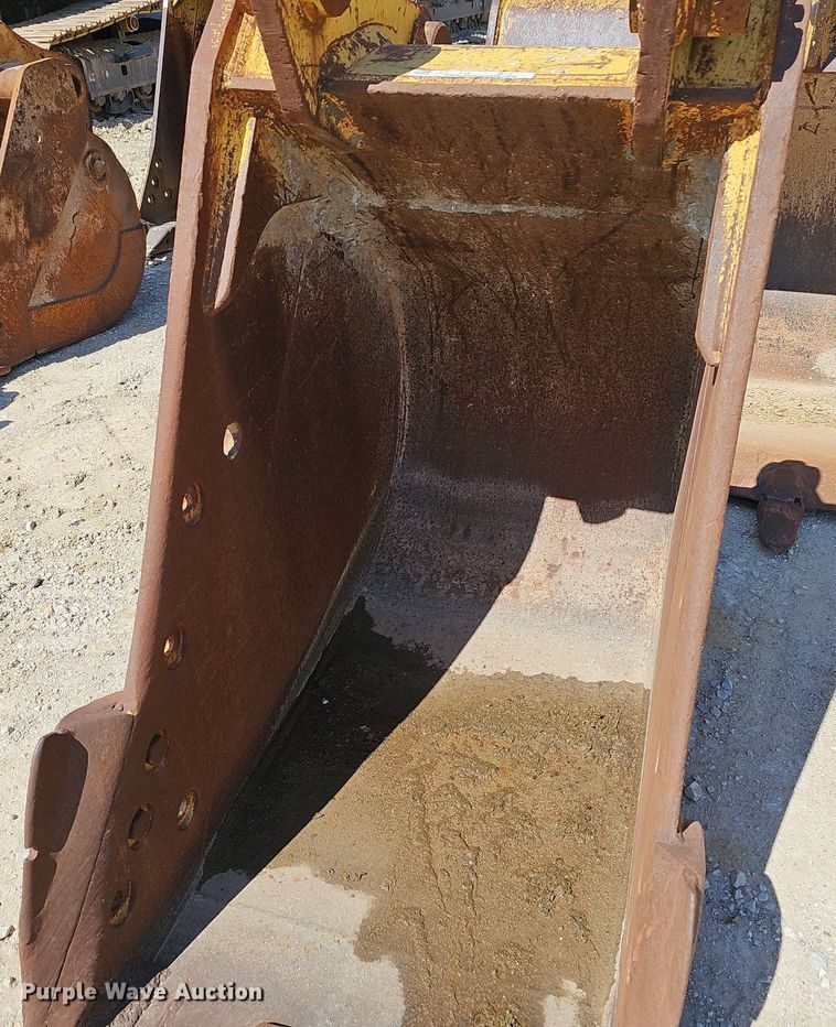 image for item EJ6133 (3) excavator buckets