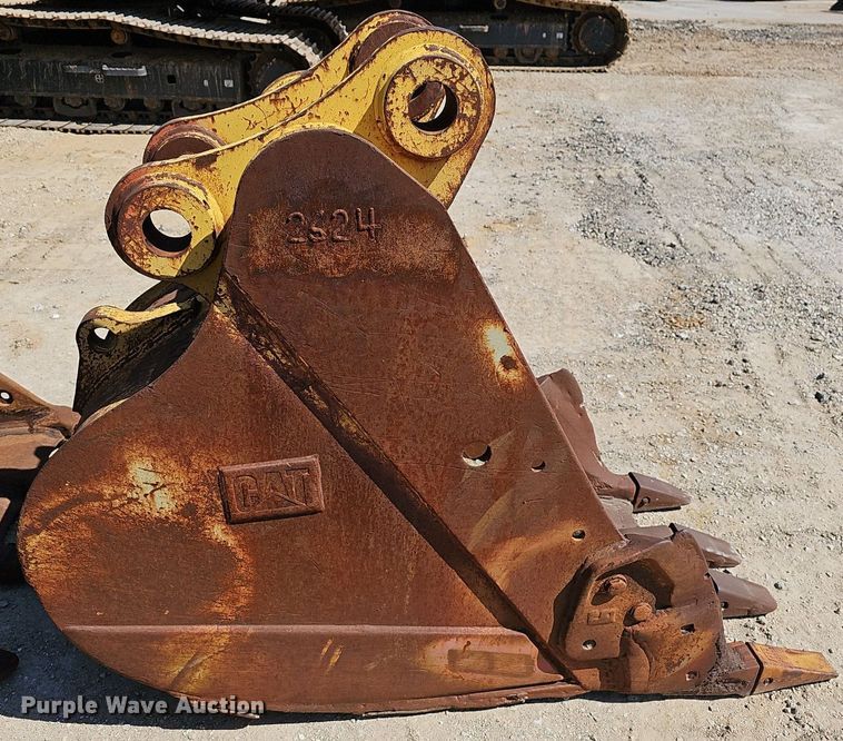 image for item EJ6133 (3) excavator buckets