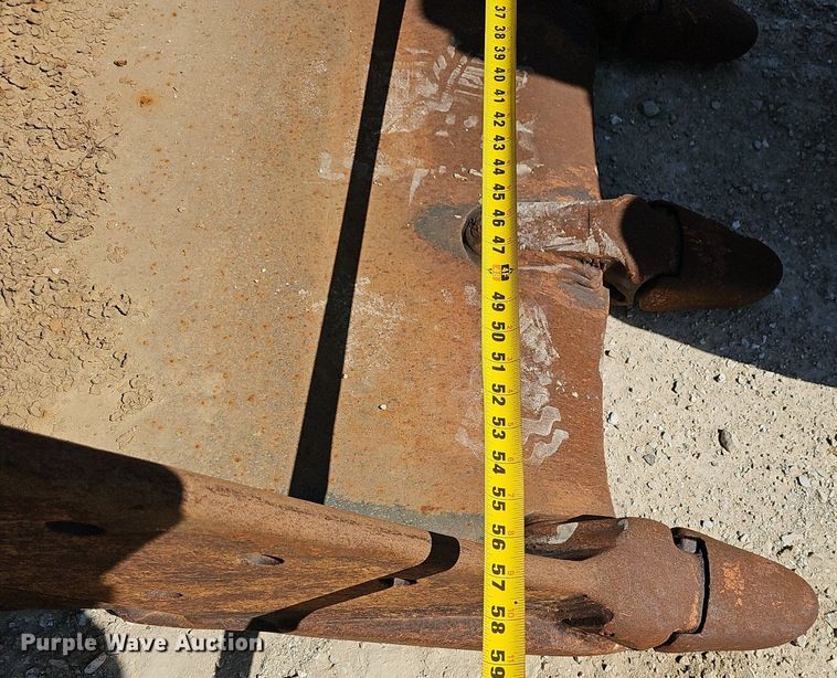 image for item EJ6133 (3) excavator buckets