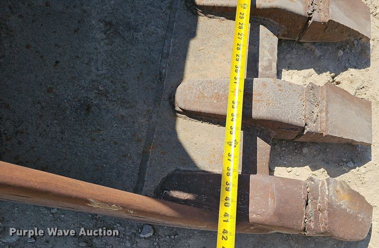 image for item EJ6134 (3) excavator buckets