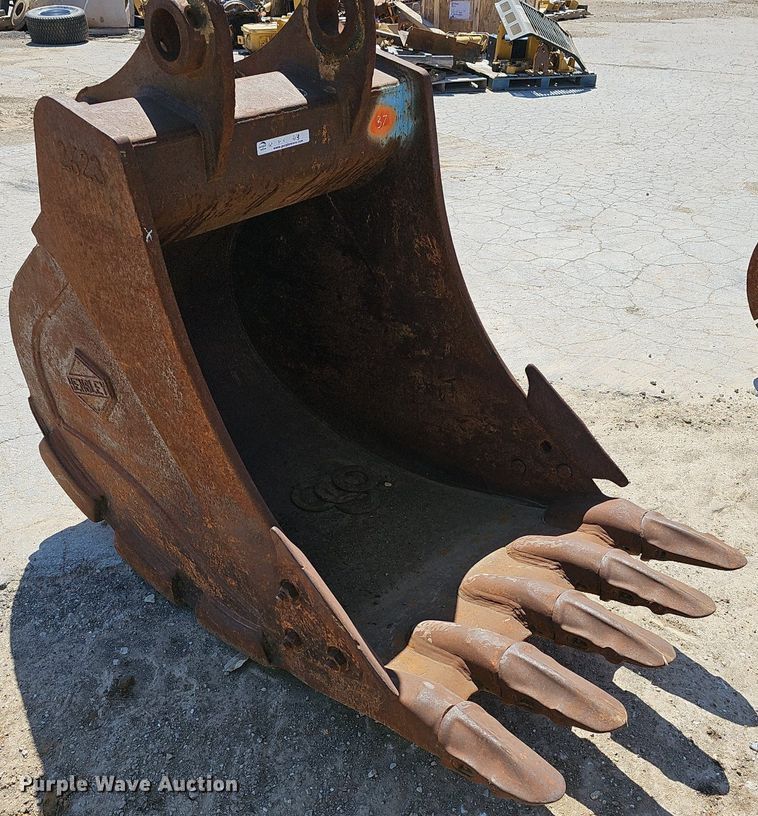 image for item EJ6134 (3) excavator buckets