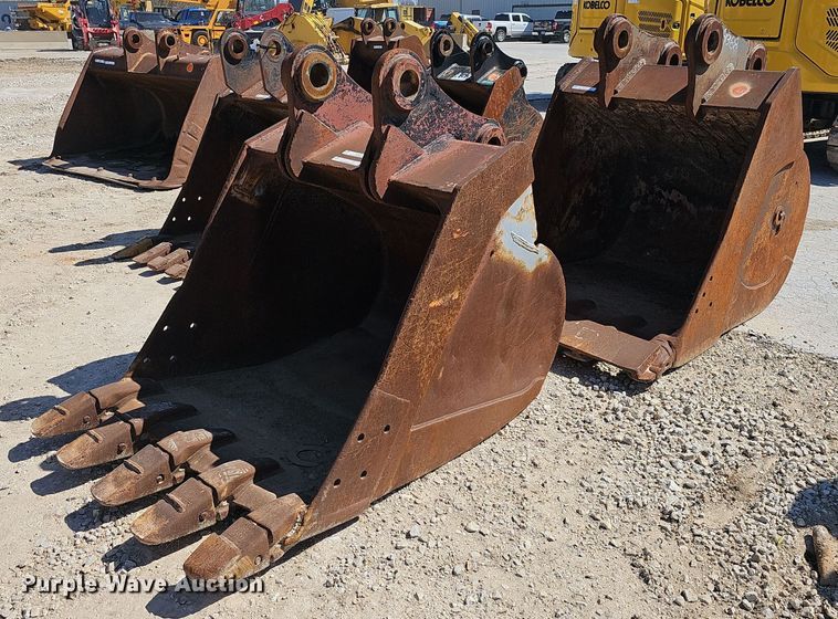 image for item EJ6136  (2) excavator buckets