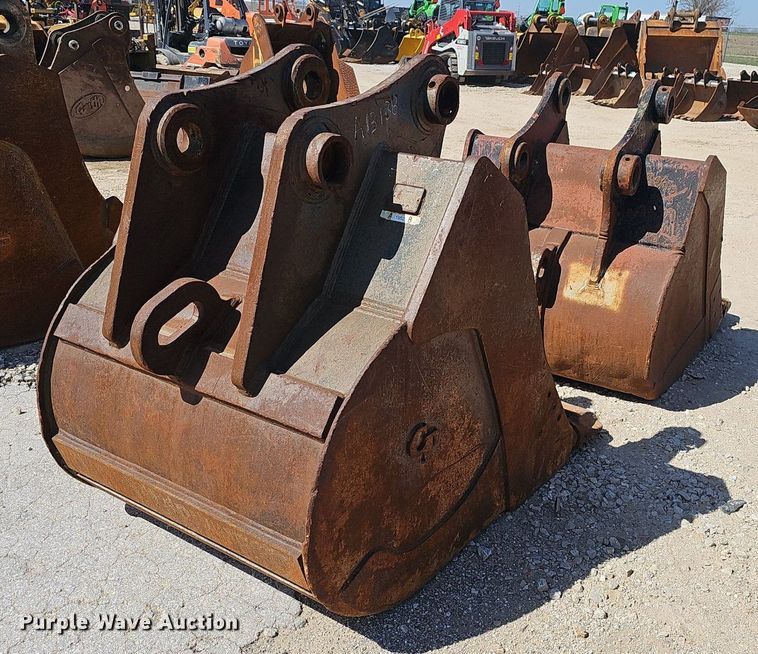 image for item EJ6136  (2) excavator buckets