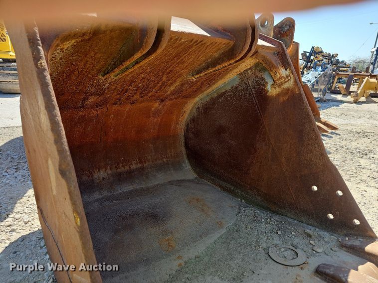 image for item EJ6136  (2) excavator buckets