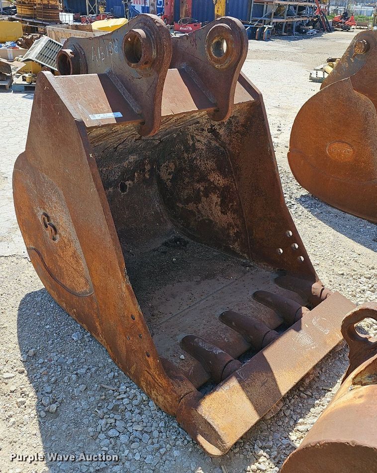 image for item EJ6136  (2) excavator buckets