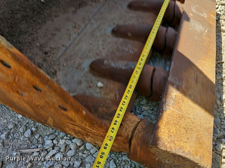 image for item EJ6136  (2) excavator buckets