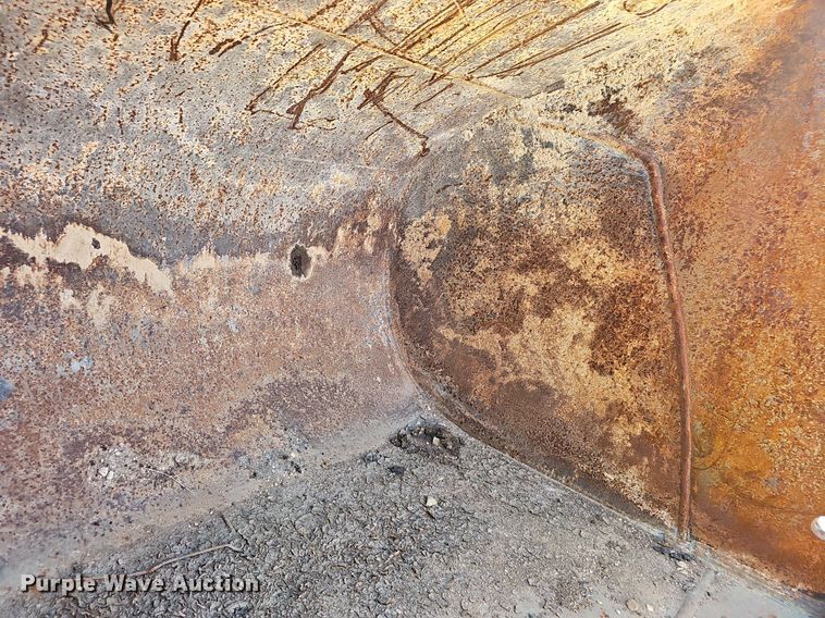 image for item EJ6136  (2) excavator buckets