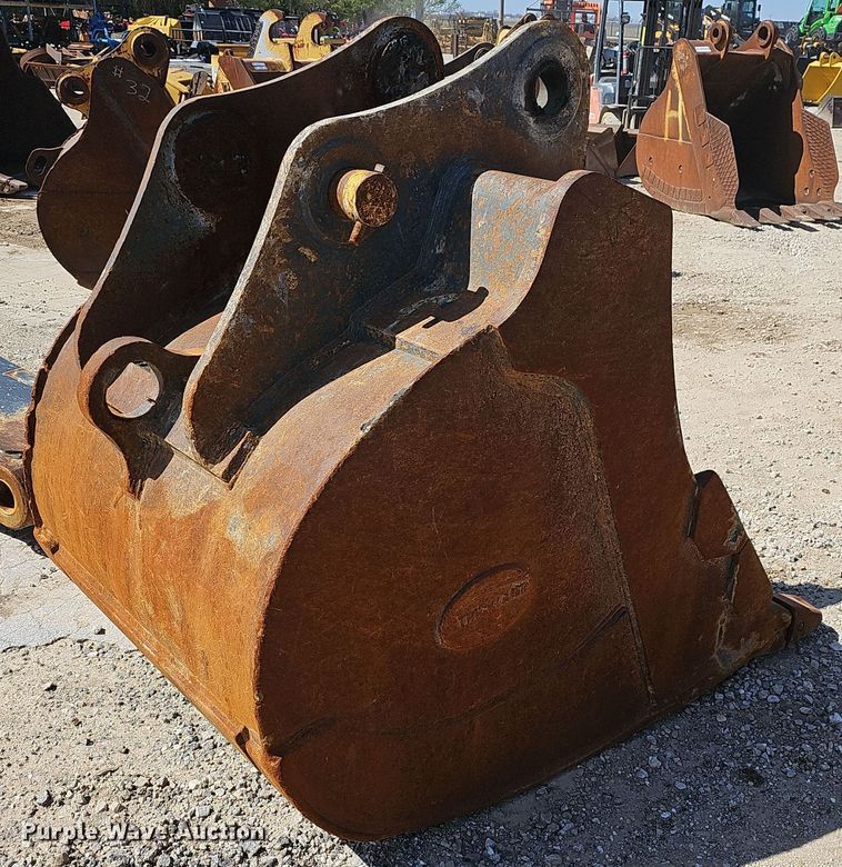 image for item EJ6137 Strickland SK350 excavator bucket