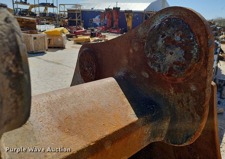 image for item EJ6137 Strickland SK350 excavator bucket