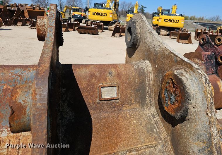 image for item EJ6137 Strickland SK350 excavator bucket