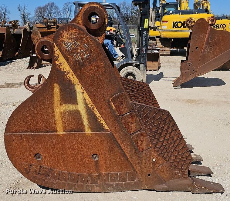 image for item EJ6139 Caterpillar  excavator bucket