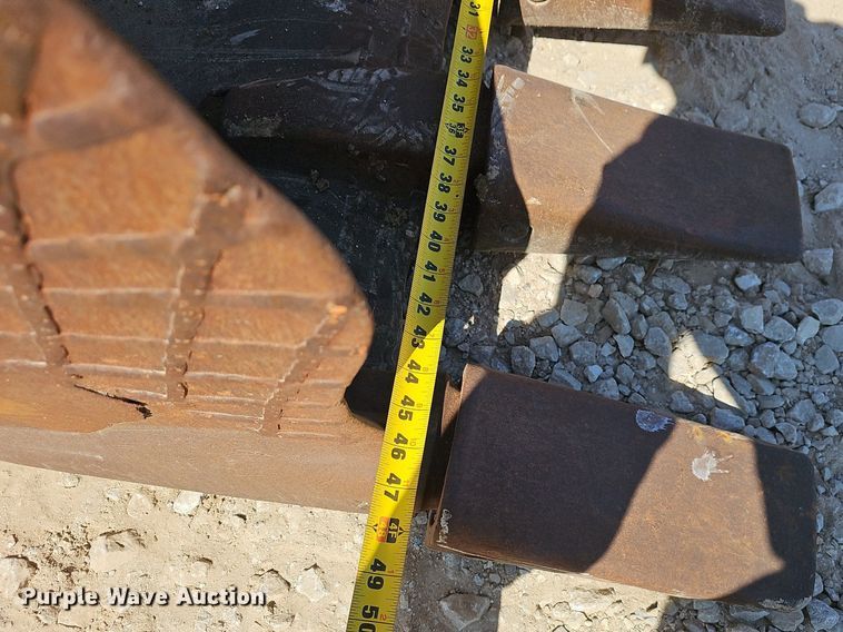 image for item EJ6139 Caterpillar  excavator bucket