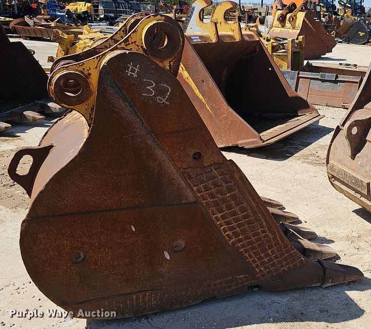 image for item EJ6140 (2) excavator buckets