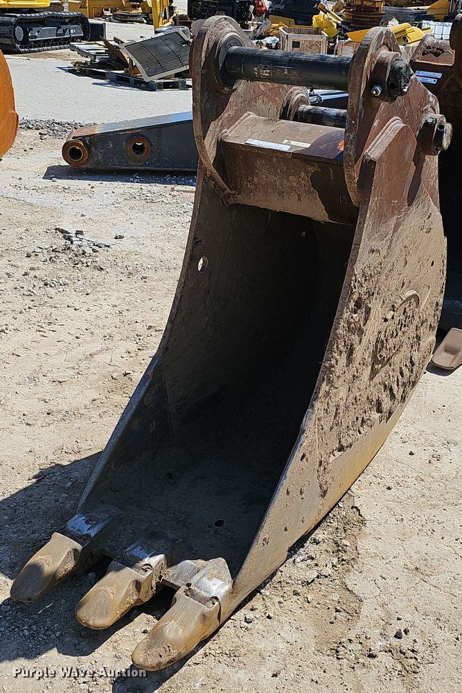 image for item EJ6140 (2) excavator buckets
