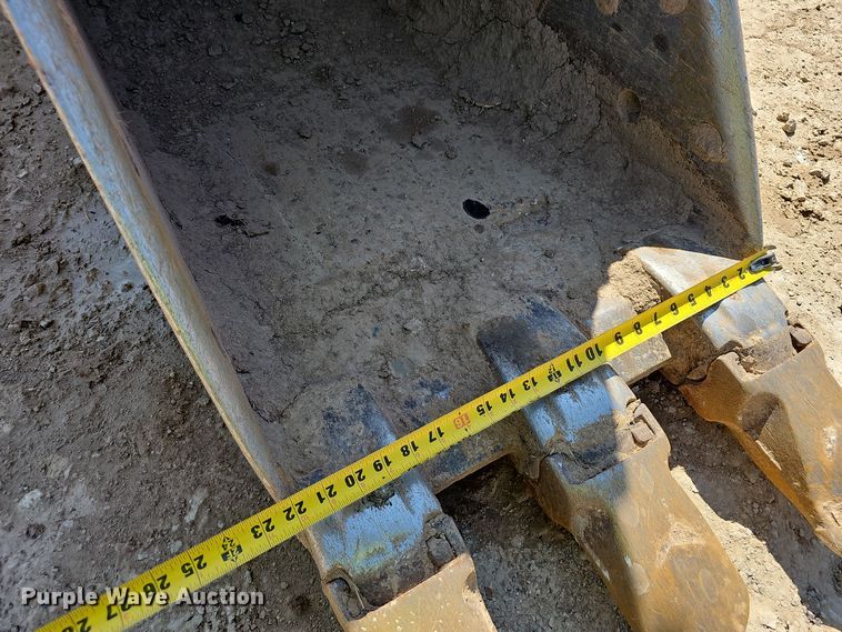 image for item EJ6140 (2) excavator buckets