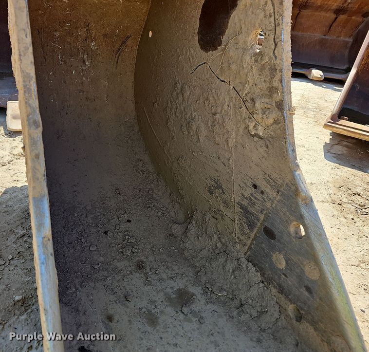 image for item EJ6140 (2) excavator buckets