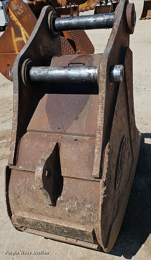 image for item EJ6140 (2) excavator buckets