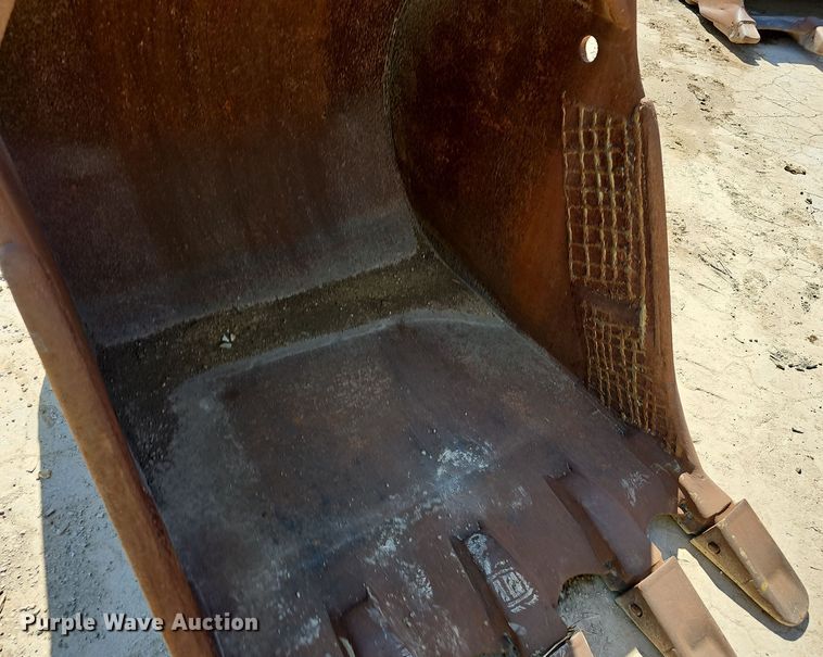 image for item EJ6140 (2) excavator buckets