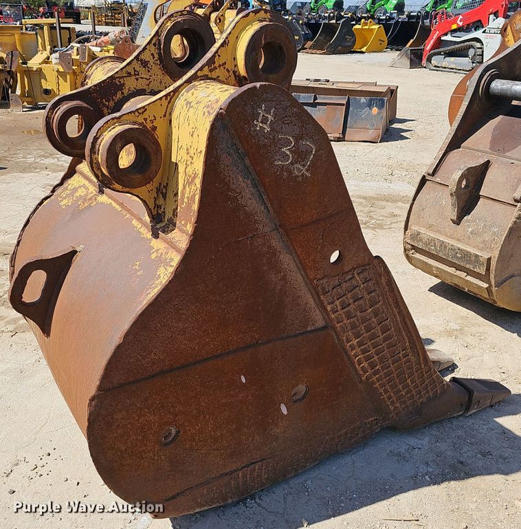 image for item EJ6140 (2) excavator buckets