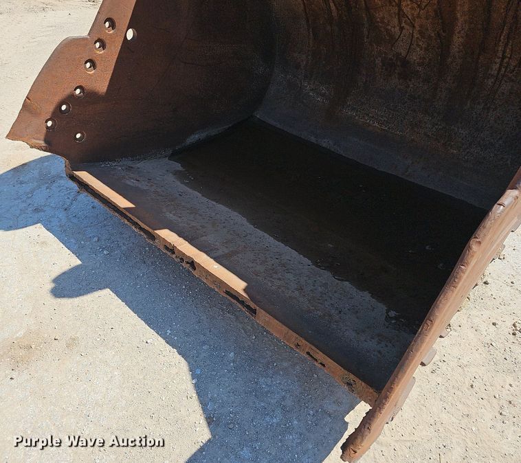 image for item EJ6142 Caterpillar  excavator bucket