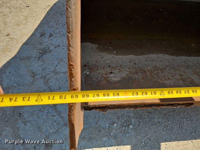 image for item EJ6142 Caterpillar  excavator bucket