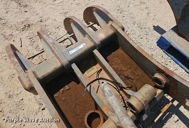 image for item EJ6150 Strickland SK350 excavator thumb