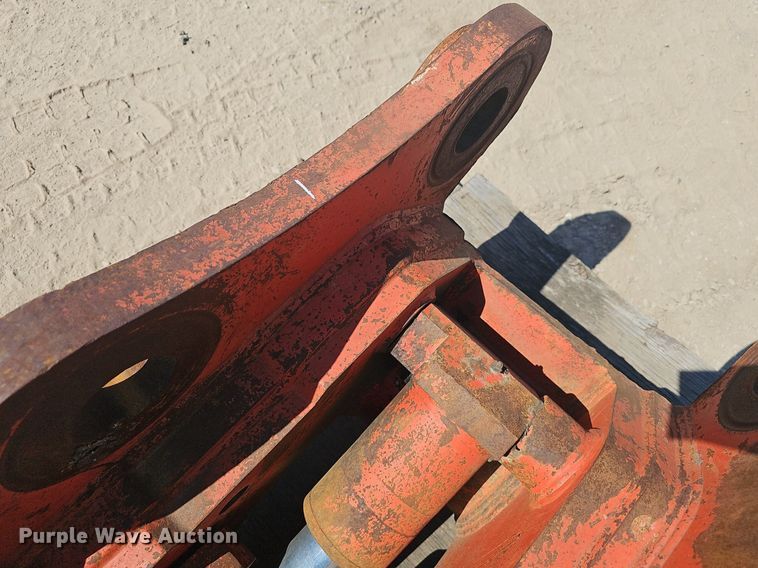 Esco quick coupler in Walnut Grove, MO Item EJ6154 for sale Purple Wave