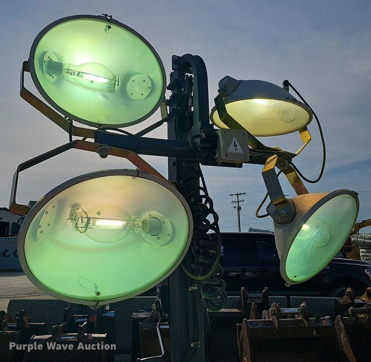 image for item EJ6156 2017 Generac  Magnum light plant