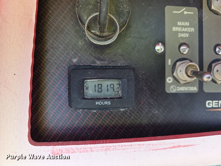 image for item EJ6156 2017 Generac  Magnum light plant