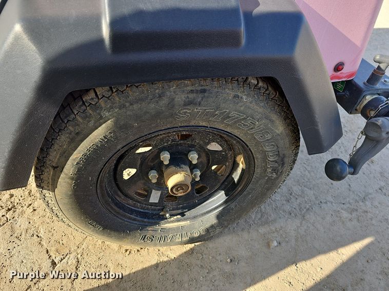 image for item EJ6157 2017 Generac  Magnum  light plant