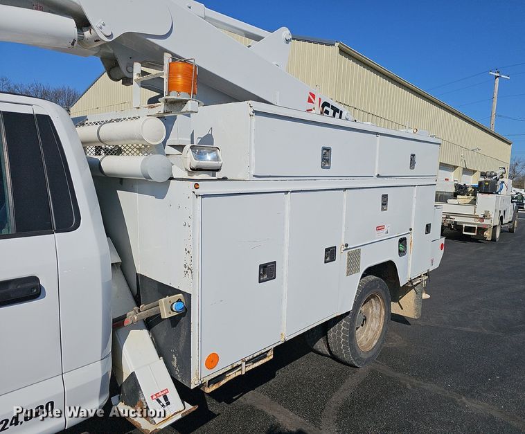 image for item EJ6163 2018 Ford F550 Super Duty XL bucket truck
