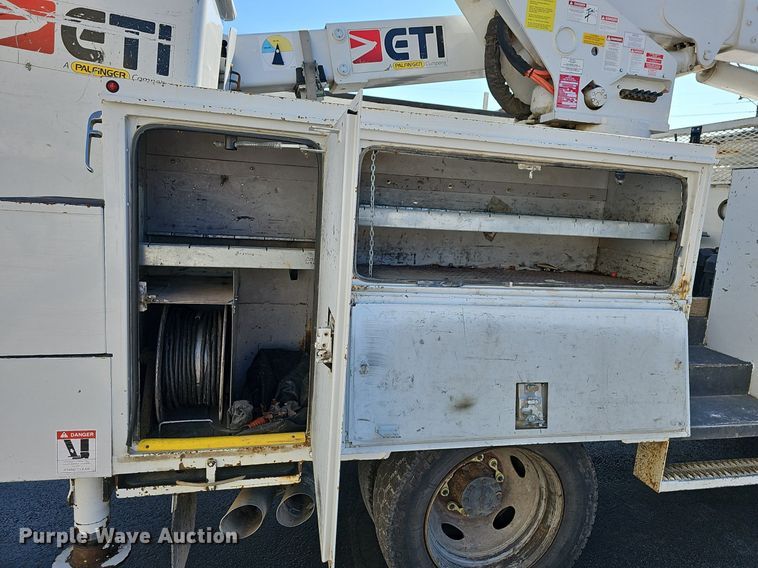 image for item EJ6163 2018 Ford F550 Super Duty XL bucket truck