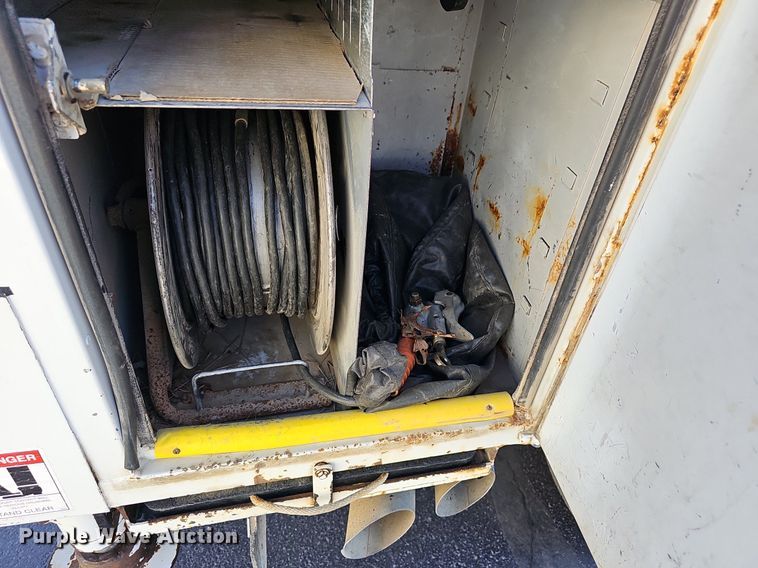 image for item EJ6163 2018 Ford F550 Super Duty XL bucket truck