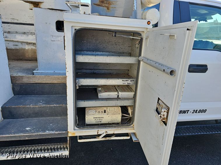 image for item EJ6163 2018 Ford F550 Super Duty XL bucket truck